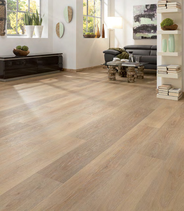 Sol vinyle Corkart Lungo – décor Vanilla Silky Oak (9701) – photo d'ambiance