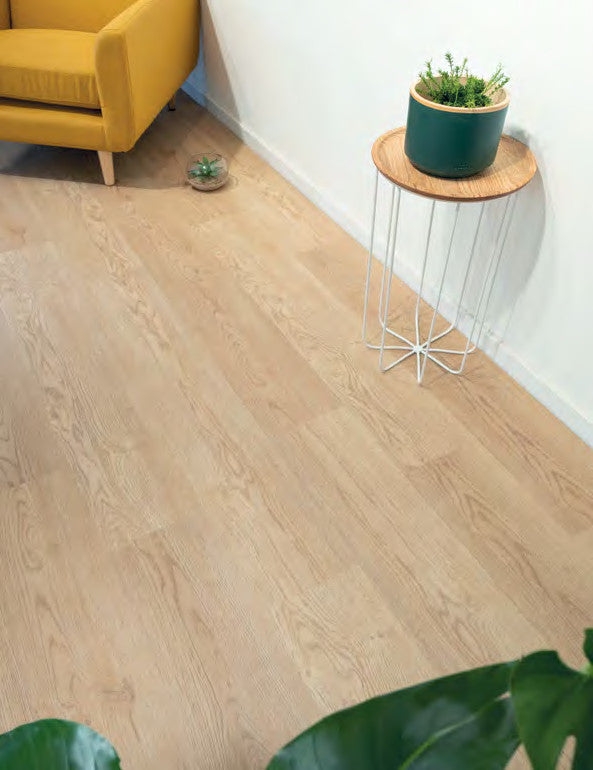 Sol vinyle Corkart Metropolitan – décor Sand River Oak (9581) – photo d'ambiance