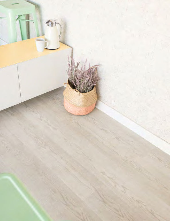 Sol vinyle Corkart Metropolitan – décor Cloudy River Oak (9583) – photo d'ambiance