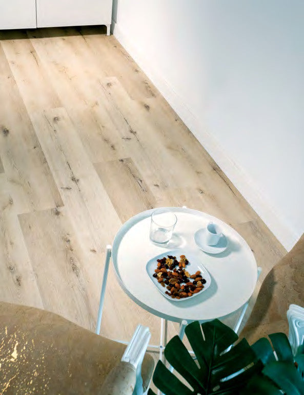 Sol vinyle Corkart Vinyl2Go! – décor Khaki Winter Oak (9530) – photo d'ambiance
