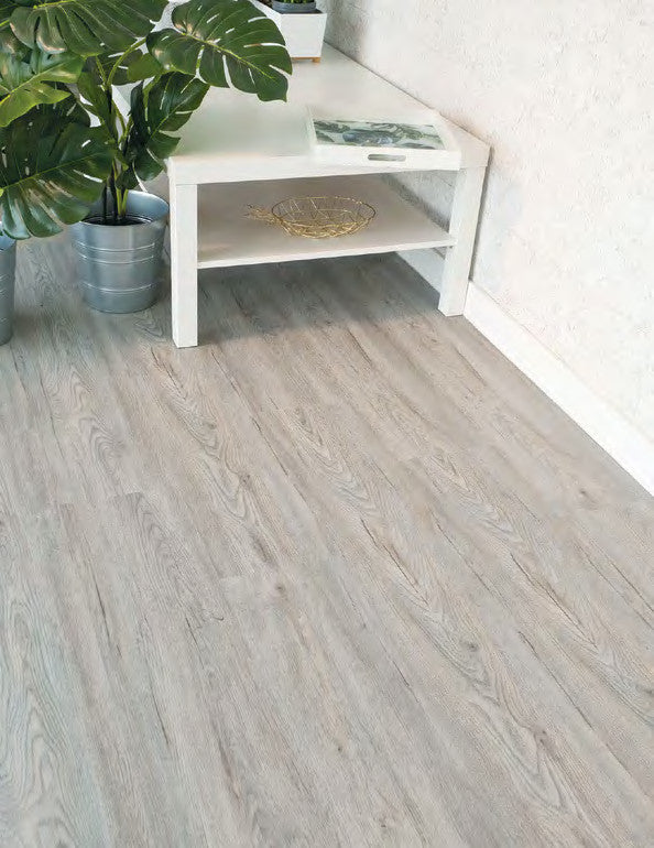 Sol vinyle Corkart Vinyl2Go! – décor Storm Antique Ash (9939) – photo d'ambiance